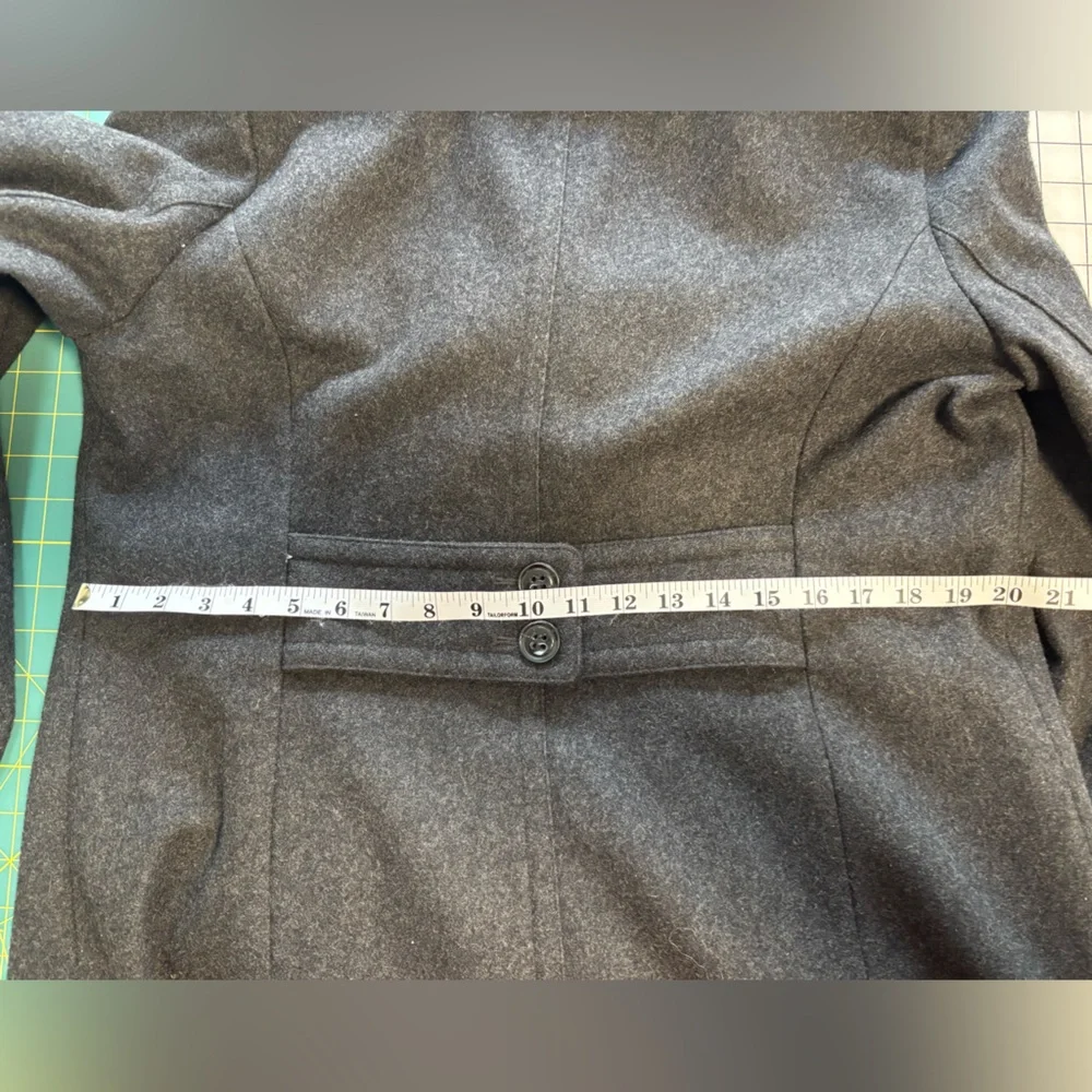 Covington women’s car length coat, grey wool blend, double breasted with hood - Picture 6 of 9